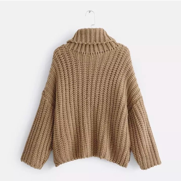 Chunky Camel Knit Turtleneck Pullover Sweater - Picture 4 of 6